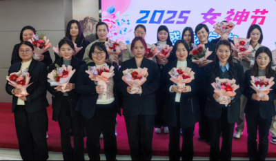 与花相约，致敬最美的她——记岳阳1066vip威尼斯2025三八女神节花艺活动